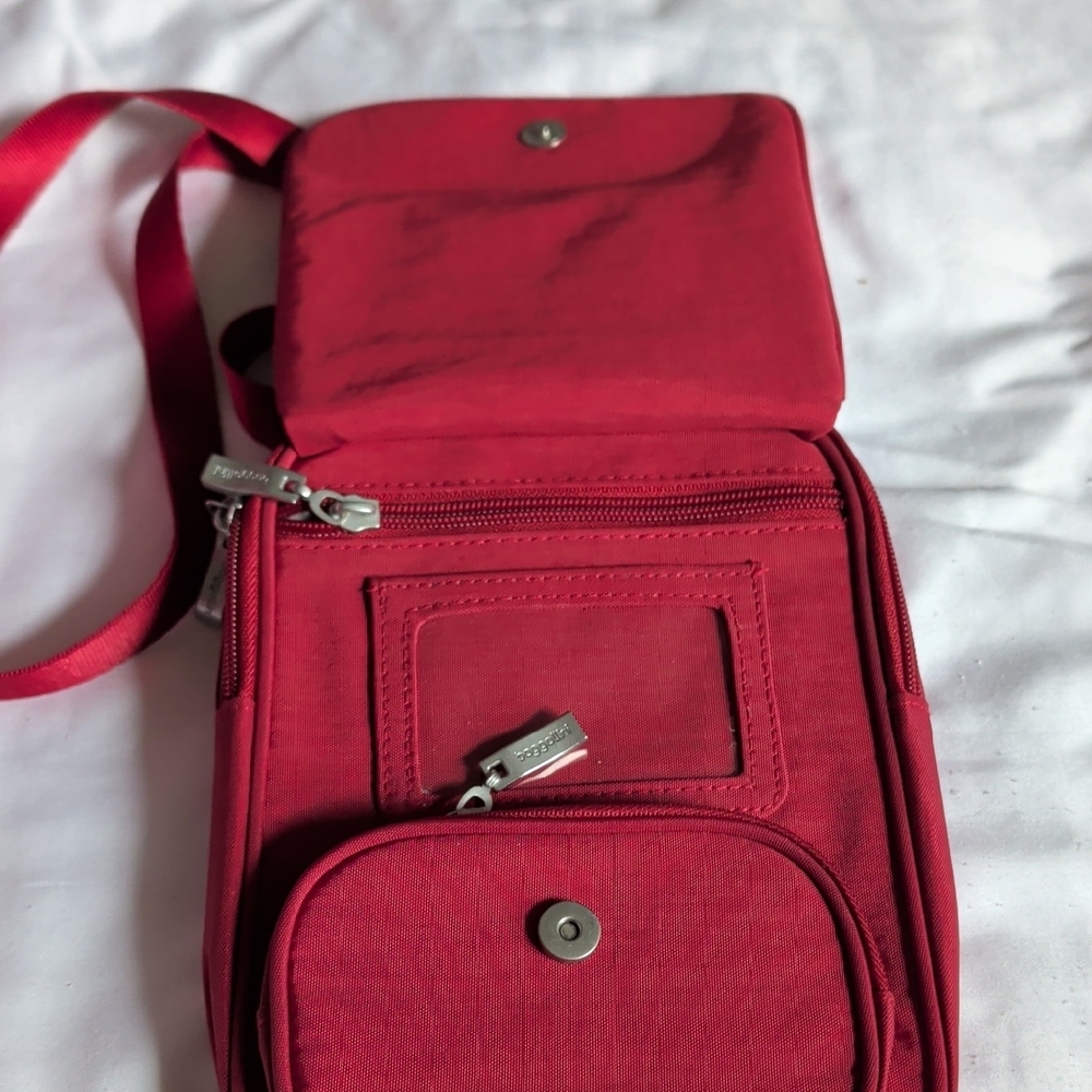 Baggallini Red Crossbody Bag - Picture 3 of 3